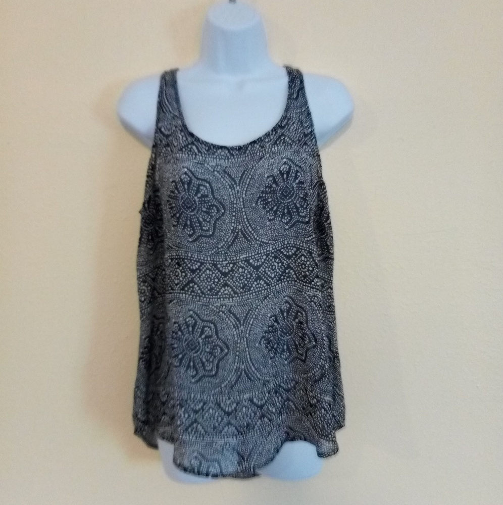 👍Old Navy Cute Black & White Sheer Sleeveless Top